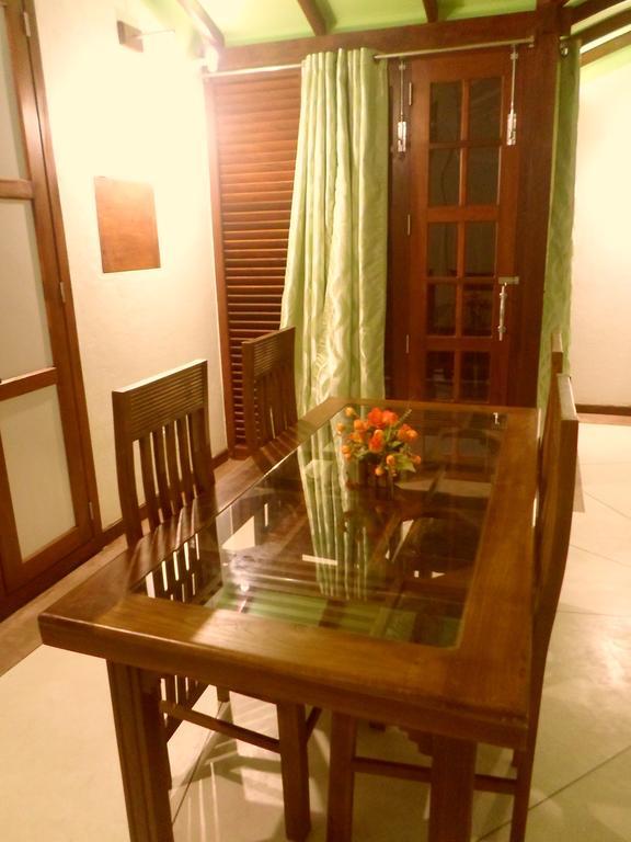 Nilas Guesthouse Hikkaduwa Camera foto